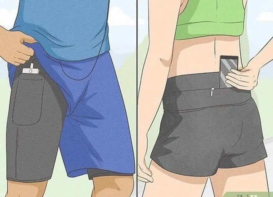 もし、あんたが're lucky enough to find running shorts with a pocket, that is.