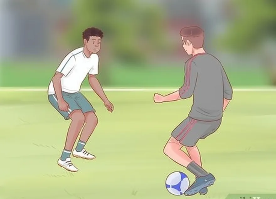 ステップ4あなたがボールをあなたの近くに保ちます're dribbling near the defense.