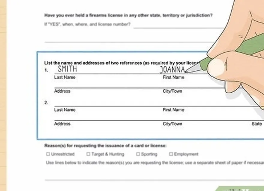 ステップ7 2つの個人的な参照の名前と連絡先情報を提供しますが、あなたとは関係ありません。