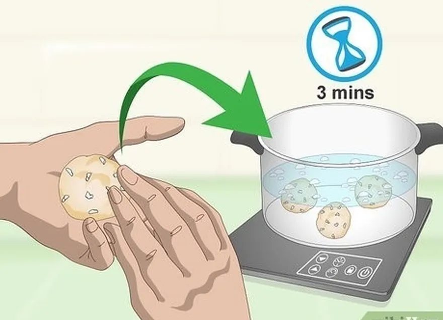 ステップ6生地をゴルフボールサイズのボールにし、3分間沸騰させます。
